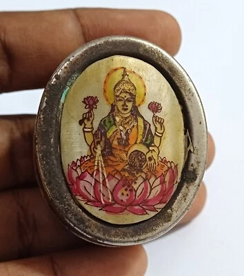 Antigua caja de plata: retrato al óleo de la diosa Mahalakshmi siglo XIX RELOJ VIDEO Foto 1 de 4
