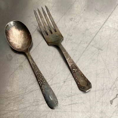 Tenedor de bebé chapado en plata Holmes And Edwards y cuchara William Rogers 4” - Juego de 2 Foto 1 de 3