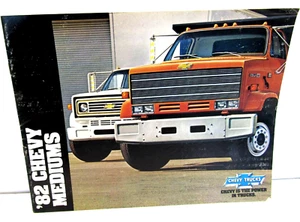 Chevrolet Trucks 1982 medianos original concesionario ventas folleto catálogo libro #pm-51 - Imagen 1 de 9