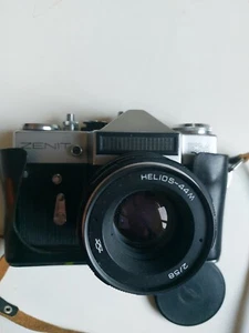 USSR "ZENIT-EM" SLR CAMERA + HELIOS-44m lens f2/58 + Case. - Picture 1 of 10