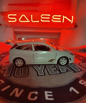 Bburago Ford Focus WRC 1:24 Diecast Personalizado con Rayas Saleen Foto 1 de 4