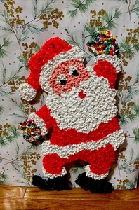 VINTAGE GESCHMOLZENER KUNSTSTOFF POPCORN WEIHNACHTSMANN 19"x12" Wandkunst USA Weihnachten - Bild 1 von 9