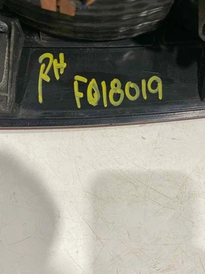 Used Right Tail Light Assembly fits: 2012 Kia Sedona Right Grade A - Изображение 1 из 4