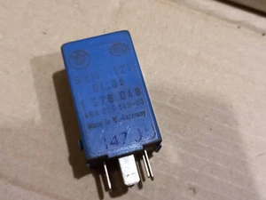 BMW E32 E34 RELÉ HELLA UNIDAD 1378048 / 61.35-1378048 - Imagen 1 de 3