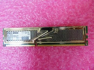 OCZ -  OCZ3G1066LV2G,  2GB  DDR3  1066MHz PC3-8500 DIMM Desktop Memory - Picture 1 of 4