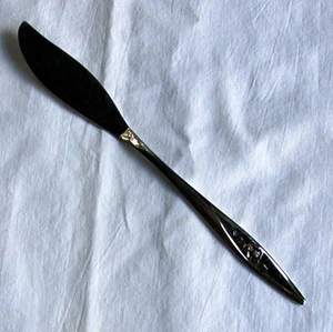  OneidaCraft Deluxe Stainless LASTING ROSE ~ FLAT HANDLE MASTER BUTTER KNIFE - Picture 1 of 2