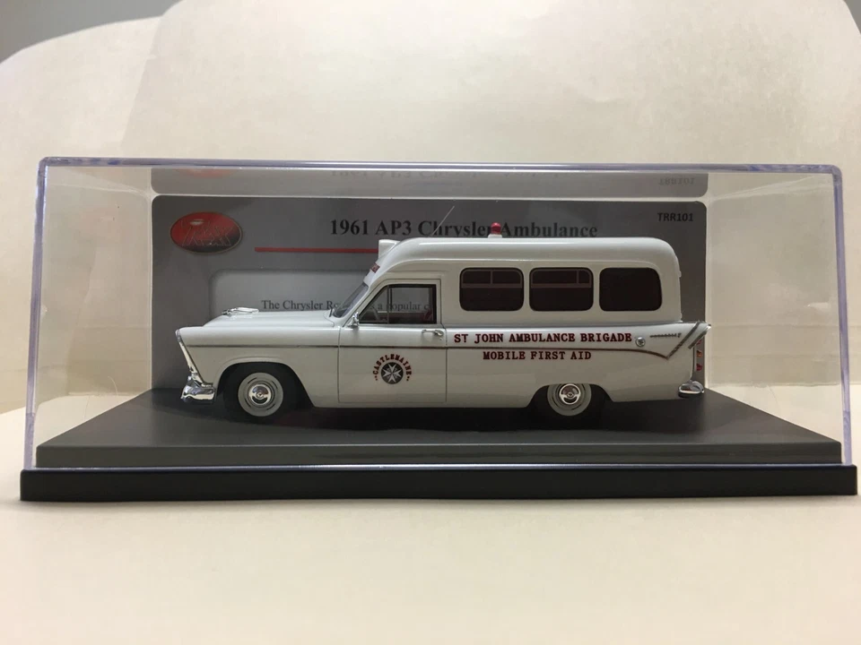 Ambulancia Chrysler TRAX TRR101 - 1961 AP3 - blanca Foto 1 de 4