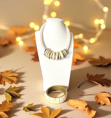 Collar y pulsera gargantilla con dije de semillas de marfil imitación tono dorado CHICOS C104 Foto 1 de 4