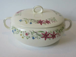 Vintage "Field Flower " Covered Casserole Dish - Picture 1 of 12