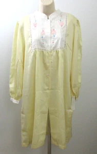 Vintage Erika Taylor Dressing Gown Robe Sz Medium Embroidered Front Long Sleeve - Picture 1 of 9