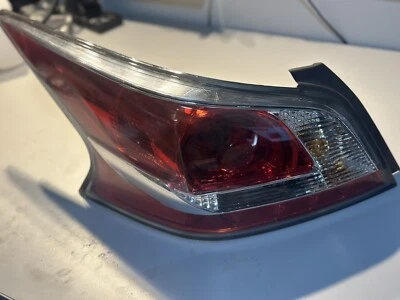 Conjunto de luz trasera izquierda TYC regular para Nissan Altima 2013 TYC 11-6480-90 Foto 1 de 4