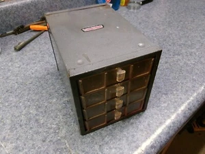 Mini gabinete de piezas vintage Craftsman de 4 cajones - Imagen 1 de 11