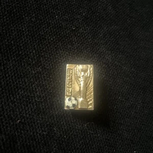 Vintage MEXICO 1970 -Football World Cup Badge - Picture 1 of 5