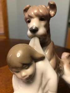 Lladro Dog Figure # 6556 Safe and Sound Dog & Child Nov 1998 Spain, Mint LNIB - Picture 1 of 12