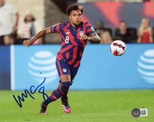 WESTON MCKENNIE SIGNED AUTOGRAPHED 8x10 PHOTO TEAM USA SOCCER HERO BECKETT BAS - Picture 1 of 2