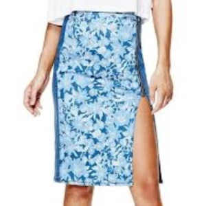 Falda Lápiz Longette Push-Up Windsurf Push-Up con Estampado de Flor-Azul/Blanco, M - Imagen 1 de 7