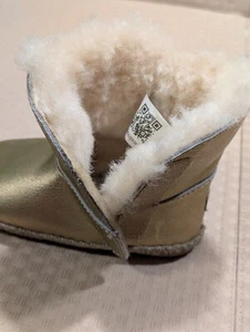 UGG Australia Newborn Baby Size 0-6 mos Metallic GOLD Cassie Booties, pre owned - Picture 1 of 7