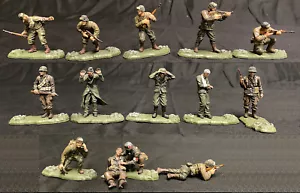 Forces of Valor WWII U.S. 82nd Airborne w German Prisoners - 14 painted 54mm - Picture 1 of 1