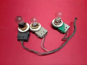 2001 - 2007 Ford Escape RIGHT -or- LEFT Tail Light Lamp PIGTAIL SOCKET HARNESS - Picture 1 of 7