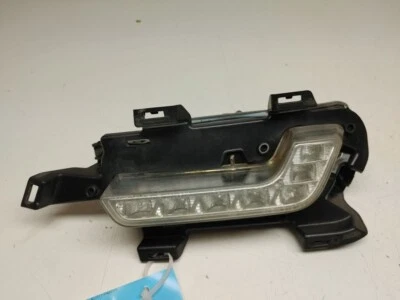 2010-2012 Mercedes Benz E350 E550 Right Side Fog light OEM A 2128200856 - Image 1 of 4
