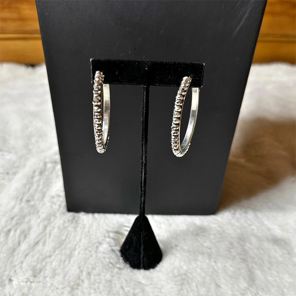 灰色闪亮串珠环状耳环 1.75 英寸镀银 — 第 1/4 张图片