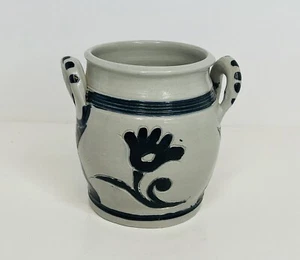 Williamsburg Restoration 2-Handled Vase Crock Dark Cobalt Blue Floral Pottery - Picture 1 of 7