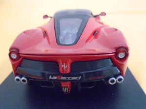LA FERRARI 2013 1/24 con vetrina no Ferrari 246 gt f60 America f12 TDF 599 1/43 - Foto 1 di 7
