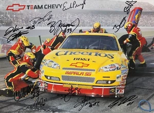 Equipo Chevy con autógrafos - Imagen 1 de 15