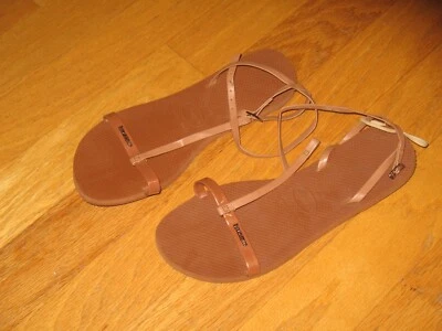 Sandalias Havaianas con Tirantes EE. UU. Talla 9.5-10 NUEVAS Chanclas Nunca Usadas Foto 1 de 3