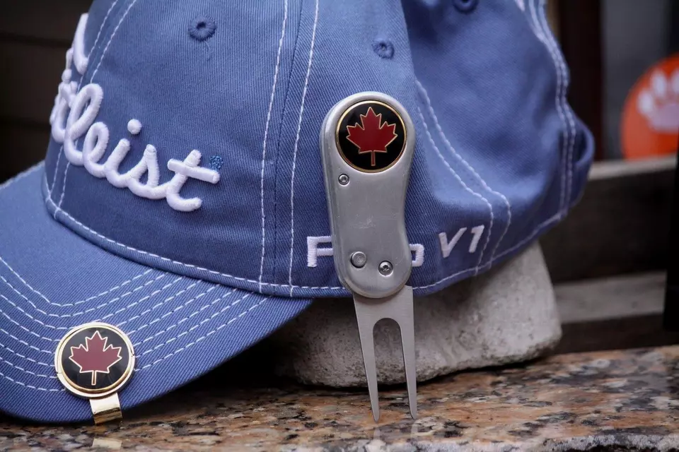 Canadian Maple Divot Tool with Ball Marker - Silver Switchblade Metal Tool - Image 1 of 1