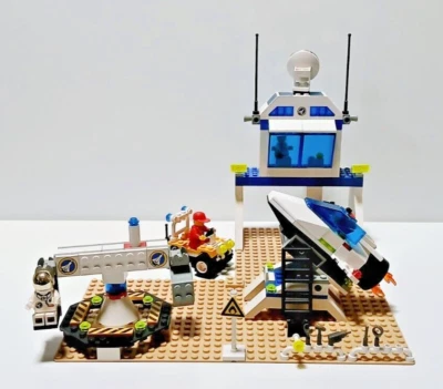 LEGO VINTAGE SET 6455 SPACE SIMULATION STATION WITHOUT INSTRUCTIONS - Image 1 of 4