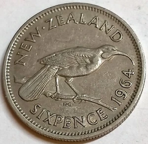 1964 NEW ZEALAND QUEEN ELIZABETH II SIXPENCE CIRCULATED. - Picture 1 of 2