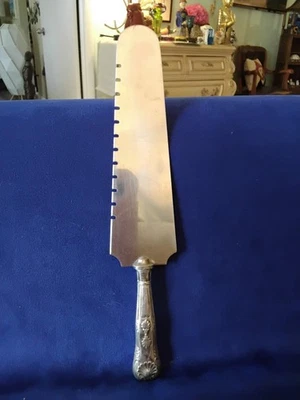 VTG Sterling Silver Handle Shell Cake/ Pie Cutter Server  - Image 1 of 2