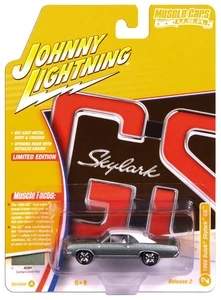 1966 Buick Skylark GS Seafoam Green Johnny Lightning Muscle Cars 1:64 Scale - Picture 1 of 3
