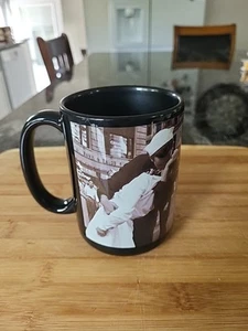 Taza de café Victory Kiss 1945 - Imagen 1 de 5
