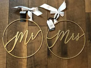 Style Me Pretty Wedding Decor Chair Sign Set Mr Mrs Gold Script NWT - Picture 1 of 2