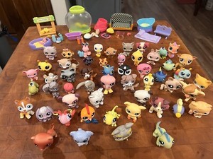 Lot of 53 Littlest Pet Shop Animals PLUS ACCESSORIES Total 81 pieces (Set #3)
