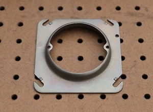 STEEL CITY 4" SQUARE BOX COVER CENTER TAPPED EARS  - Bild 1 von 3