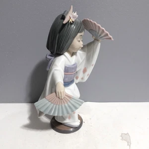 Lladro Figurine # 6230 Oriental Dance Young Asian Girl With Fans - Picture 1 of 11