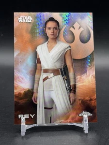 2025 Topps Chrome Star Wars #155 Rey Prism Refractor  - Bild 1 von 2
