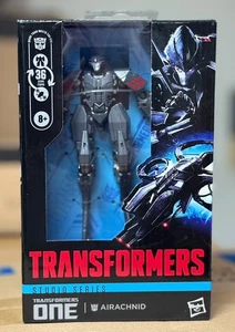 FIGURA DE ACCIÓN HASBRO TRANSFORMERS ONE STUDIO SERIES DELUXE AIRACHNID - Imagen 1 de 6