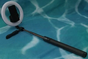 Mini LED Ring Licht auf Seflie Stick/Stativ Beleuchtungskit Fernverschluss Neu!!! - Bild 1 von 12