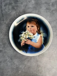 Plato de colección de coleccionistas Donald Zolan 1981 para ti 8,5" Viletta Fine China 318G - Imagen 1 de 5