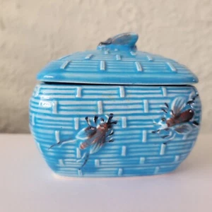 Contenedor de baratija vintage de Japón colmena abejas cesta azul tejido cerámica retro - Imagen 1 de 6