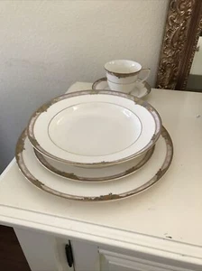 Mikasa Lac79 Prose 5 Pc dinnerware set Fine Ivory Bone China 1980’s - Picture 1 of 15