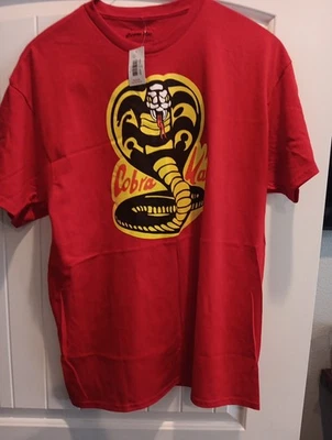 Camisa Original Cobra Kai Para Hombres XL Roja Manga Corta Gráfica Camiseta Serpiente Karate Niño Foto 1 de 4