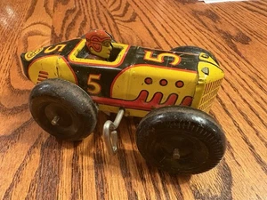 Vintage Marx Nº Coche de carreras de cola de barco enano cuerda litográfica de 5 estañas con conductor - Imagen 1 de 6