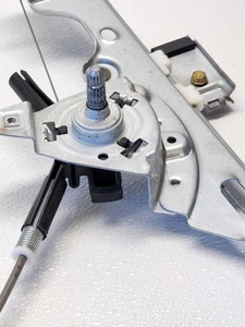 For 1999-2007 Chevrolet GMC Manual Crank Window Regulator Front Left Silverado - Picture 1 of 12