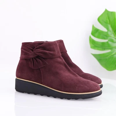 Clarks Womens Sharon Salon Boots Size 9 WIDE Burgundy Suede Low Wedge Bow Bootie - Image 1 of 4