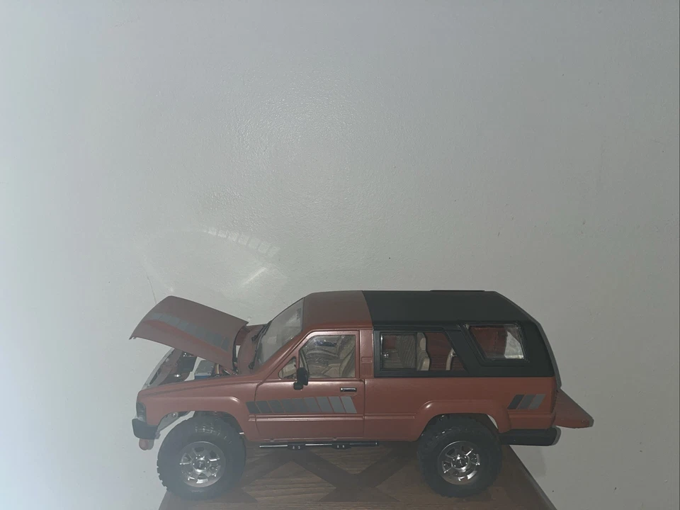 RC4WD 1985 Toyota 4Runner element rc custom build 1/10 rc - Image 1 of 4